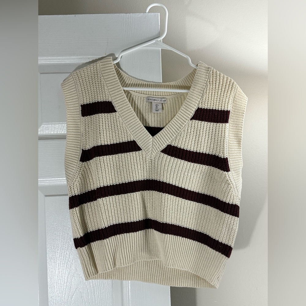 Sincerely Jules Cream and Brown V-Neck Sweater